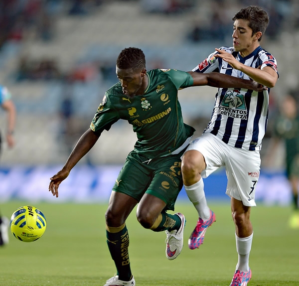 Pachuca complica su calificación a la liguilla, cae 3-2 ante Santos Laguna