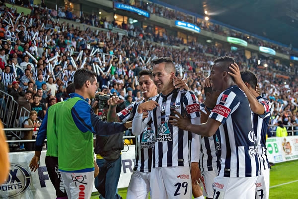 Pachuca derrota 2-0 a Querétaro y se acerca a la Gran Final