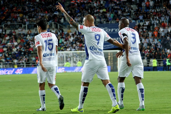 Pachuca inicia con el pie derecho, derrota 2-1 a Xolos de Tijuana;victoria que alegra